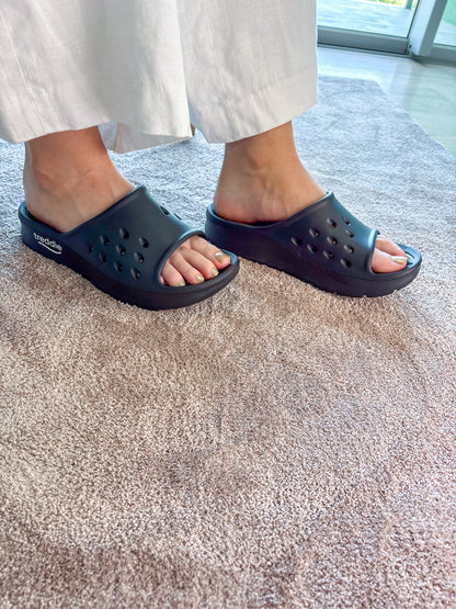 Treddie Recovery Slides - Black