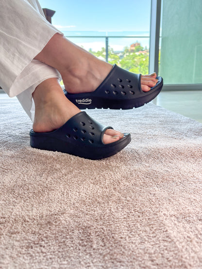 Treddie Recovery Slides - Black